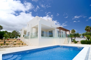 Villa for sale in Almancil, Quarteira, Vilamoura, Quinta do Lago, Vale do Lobo, Faro - EMA13138