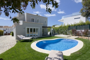 Villa for sale in Almancil, Quarteira, Vilamoura, Quinta do Lago, Vale do Lobo, Faro - EMA13141